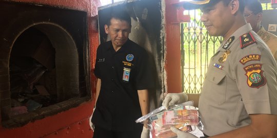 Kejari Tigaraksa bakar 605 lembar duit palsu pecahan 100.000