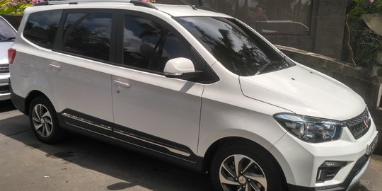 Penjualan perdana Wuling Confero warna putih paling laris 