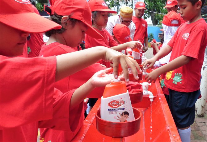 perayaan hari cuci tangan sedunia bersama lifebuoy pagi ini di sdn 03 menteng jakarta