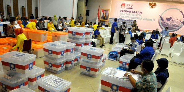 Tiga partai politik daftar peserta Pemilu ke KPU