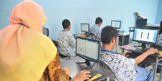 2018, guru kontrak & honor di Aceh digaji UMP