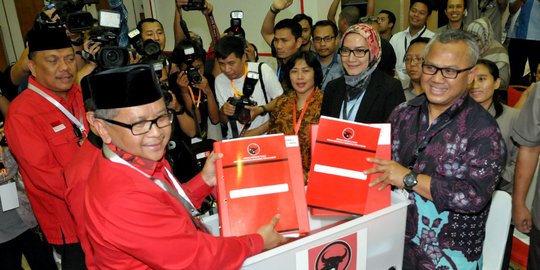 PDIP lengkapi berkas pendaftaran ke KPU