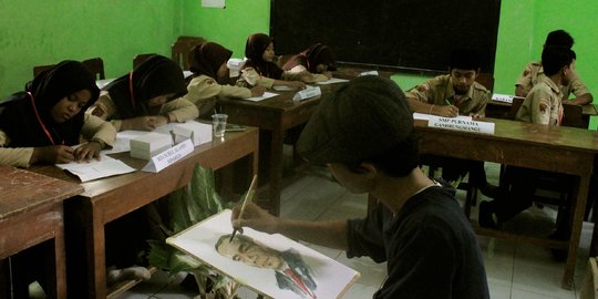 Siswa SMP se-Cilacap Barat surati Jokowi soal jalan dan sekolah rusak