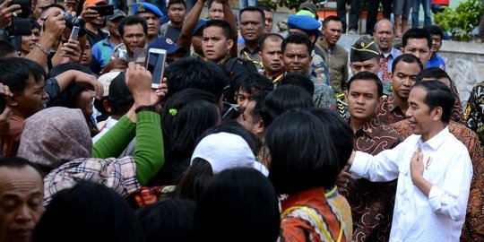 Jokowi targetkan relokasi pengungsi Gunung Sinabung rampung 2018