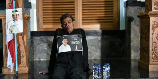 Pria asal Cianjur ini rela berjalan kaki demi bertemu Dedi Mulyadi