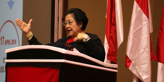 Megawati ingatkan kadernya tak tergiur iming-iming parpol lain