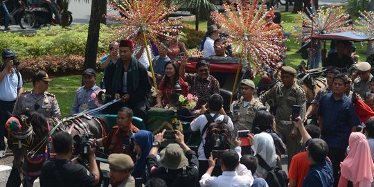 Naik kereta kencana, Djarot tinggalkan Balai Kota