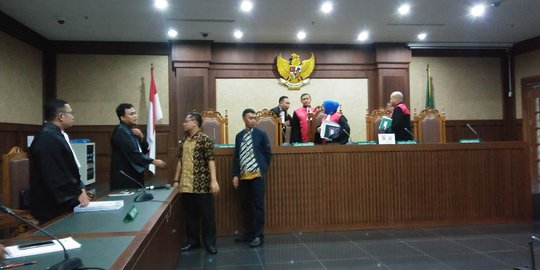 Majelis hakim sakit, sidang perdana dua auditor BPK ditunda