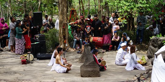Pagelaran seni Panji Gunung di Gua Selomangleng