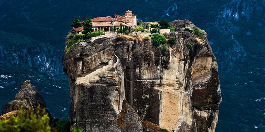 Inilah wujud sebenarnya Meteora, situs religi menakjubkan 'di atas langit'