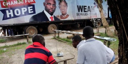 Mantan bintang sepak bola George Weah jadi kandidat kuat presiden Liberia