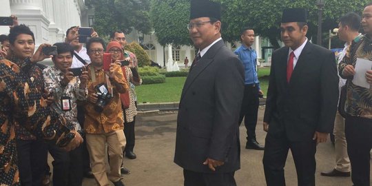 Hadiri pelantikan Anies-Sandi, Prabowo sebut masalah Jakarta pelik & berat