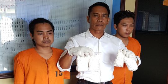 Bawa 5.000 pil koplo dari Jember, Viki & Iwan ditangkap di Bali