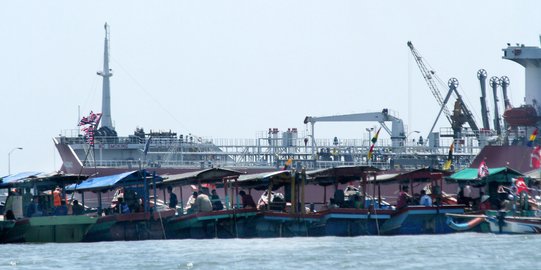 Bawa 75 kg bahan peledak, lima nelayan ditangkap di perairan Balikpapan