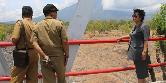 Sungai aliran lahar dingin Gunung Agung mengalami pendangkalan