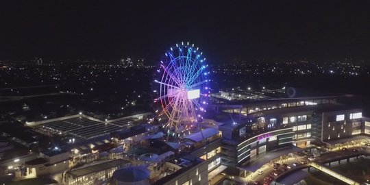 Sensasi naik bianglala tertinggi di Indonesia  merdeka.com