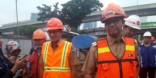 Terjebak macet di Mampang, Anies sebut penderitaan ratusan ribu warga Jakarta