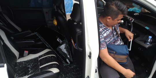 Ditinggal pemilik mobil beli cat, perampok modus pecah kaca gasak Rp 200 juta