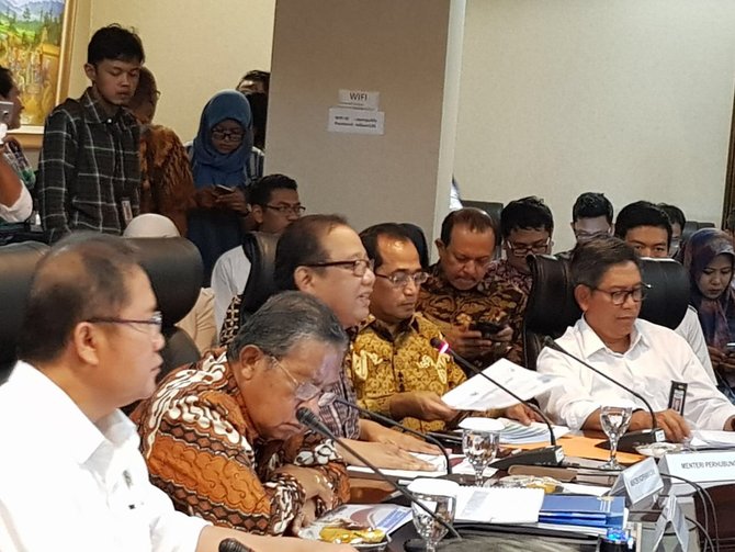 menteri pekerjaan umum dan perumahan rakyat basuki hadimuljono