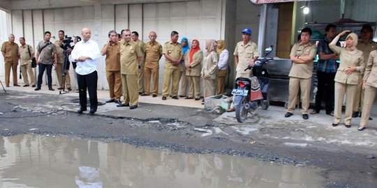 Wali Kota Medan minta warga sabar, perbaikan jalan ditarget rampung akhir 2017