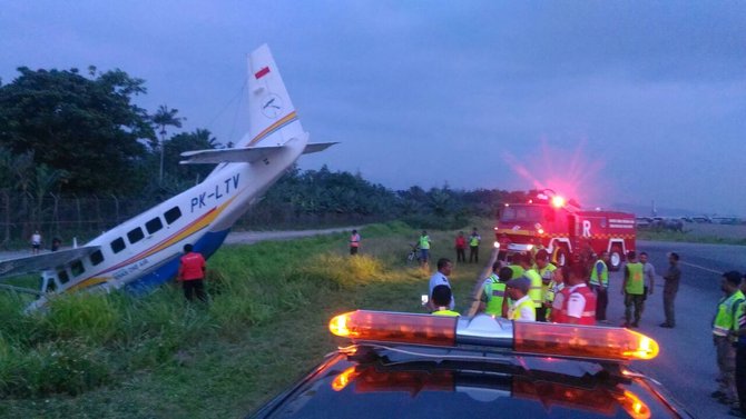 asian one air tergelincir di sentani