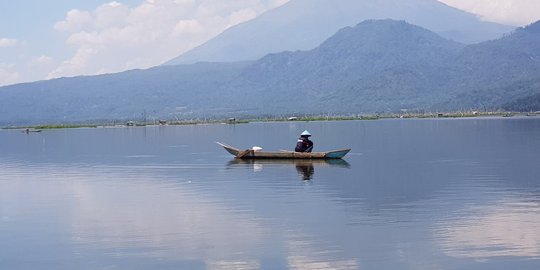 Menikmati eksotisme Danau Rawa Pening