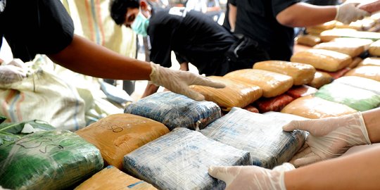 Polisi gerebek gudang di Aceh, 300 kg ganja kering diamankan
