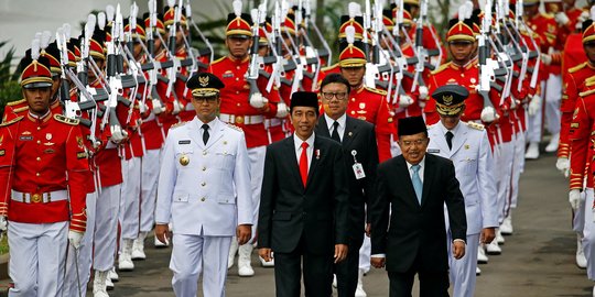 Membandingkan kerja Jokowi-Ahok dan Anies-Sandi saat baru dilantik