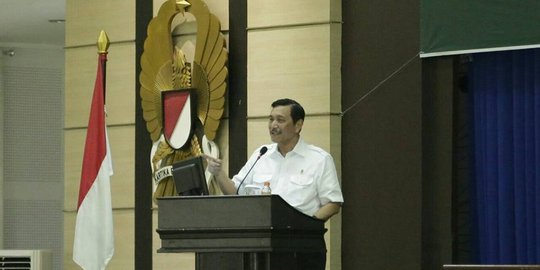 Menko Luhut tegaskan proyek reklamasi tetap jalan