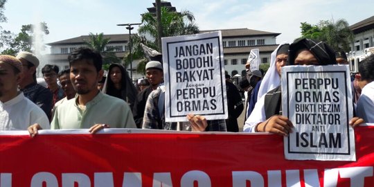 Di hari 3 tahun Jokowi-JK, Forum Ulama Jabar kembali demo tolak Perppu Ormas