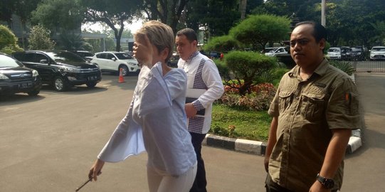 Nikita Mirzani datangi Polda Metro terkait kasus penghinaan Panglima TNI
