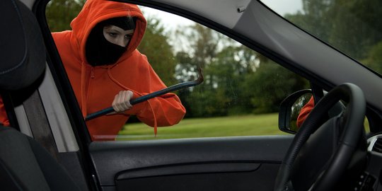 Pecah kaca mobil Kades, maling gondol dana desa Rp 300 juta lebih