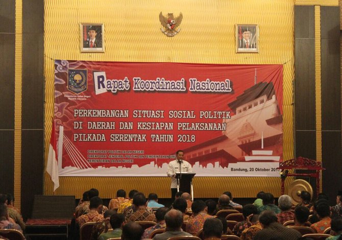 rapat koordinasi nasional perkembangan situasi sosial politik di daerah dan kesiapan pelaksanaan pilkada serentak tahun 2018