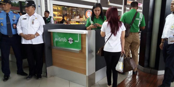 Mobil Grab berstiker resmi diizinkan beroperasi di Bandara 