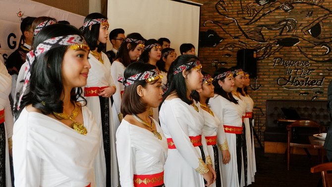 paduan suara mahasiswa binus
