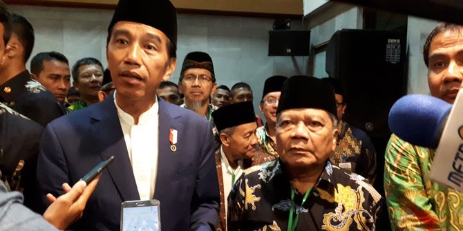 Jokowi: Tanya ibu-ibu sekarang belanjanya dengan apa?