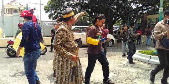 Protes Mahathir Mohamad hina orang Bugis, warga geruduk DPRD Sulsel