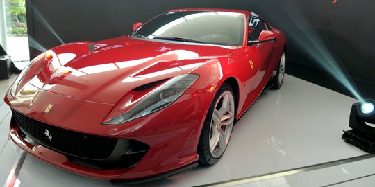 Ferrari 812 Superfast resmi mengaspal di Indonesia