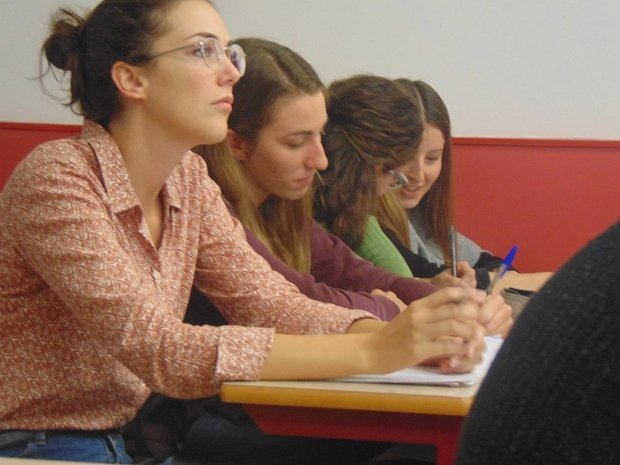 siswa italia belajar bahasa arab