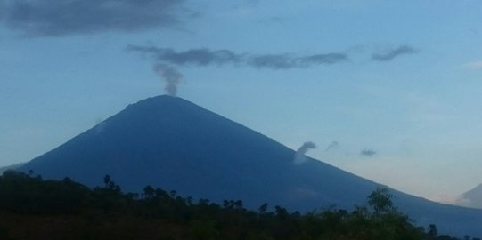 Status Gunung Agung turun, berikut nama desa masih masuk zona rawan bencana