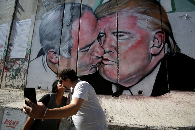 grafiti trump dan netanyahu