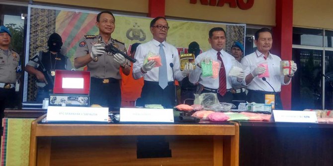 Polda Riau gagalkan peredaran 7,5 kg sabu & 28.500 ribu 