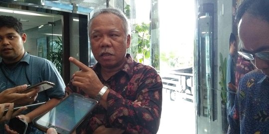 Selama masa transisi, semua gerbang tol ada satu jalur layani pembayaran tunai