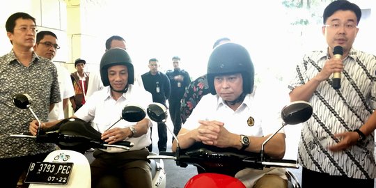 Menteri Jonan: Pakai motor listrik bisa hemat Rp 200.000 per bulan