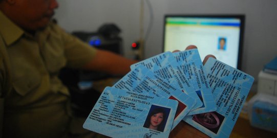 Mengintip pembuatan e-KTP di Bogor