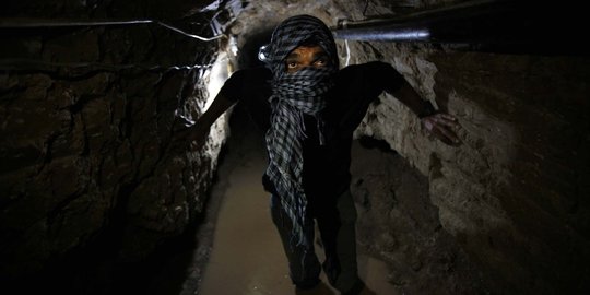 Israel serang terowongan rahasia dari Jalur Gaza, 7 tewas