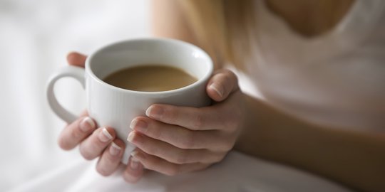 Kendalikan nafsu makan yang menggila dengan minum secangkir kopi