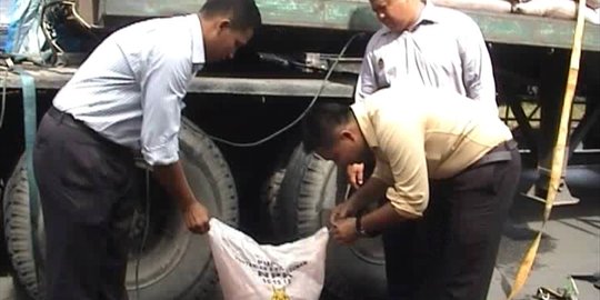 Gudang digerebek polisi di Bekasi produksi pupuk palsu, begini caranya