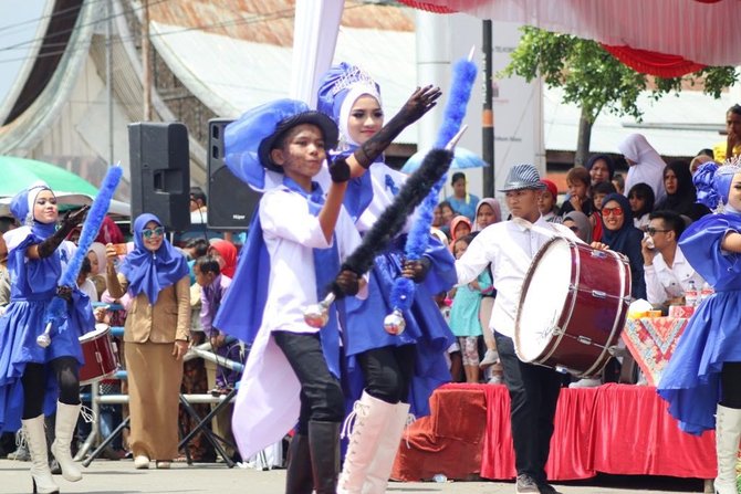 kemeriahan parade drumband amp karnaval awali bagodang iii 2017