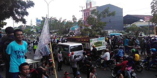 Demo sopir angkot di Makassar bubar setelah mediasi dengan 